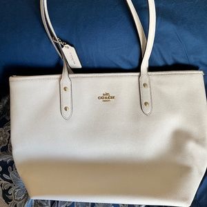 Coach Tote - Gold/Chalk
